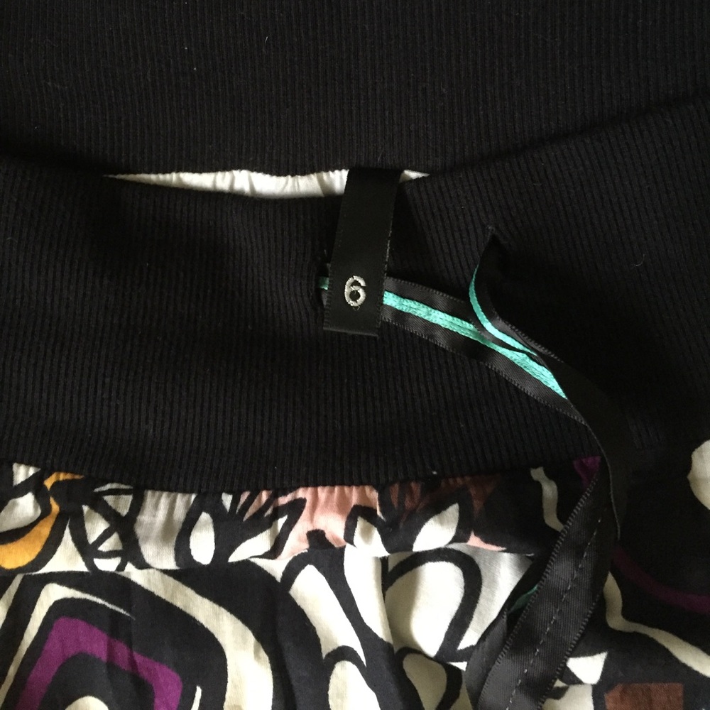🎉3/$15🎉 [H&M] abstract geometric hipster skirt - Picture 3 of 4